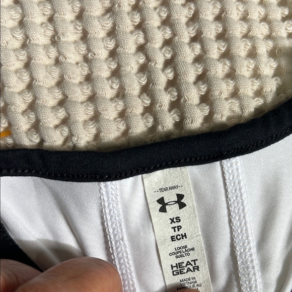 Under Armour Women's Black and White Tank Top - Picture 3 of 5